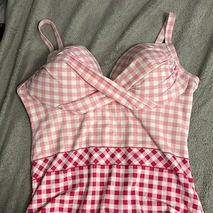 DRAPER JAMES X LAND'S END  Pink plaid solid V-Neck One piece swimsuit 10
